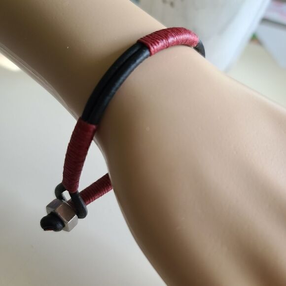 8.5#8 Leather Handcrafted Bracelet Black with Red Bands 8.5" - Picture 1 of 4